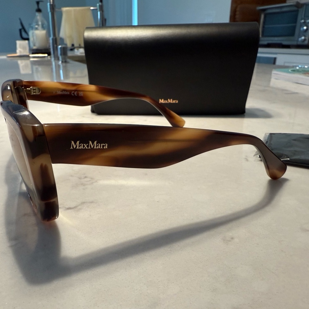 MaxMara Tortoise Shell Sunglasses - Picture 4 of 7